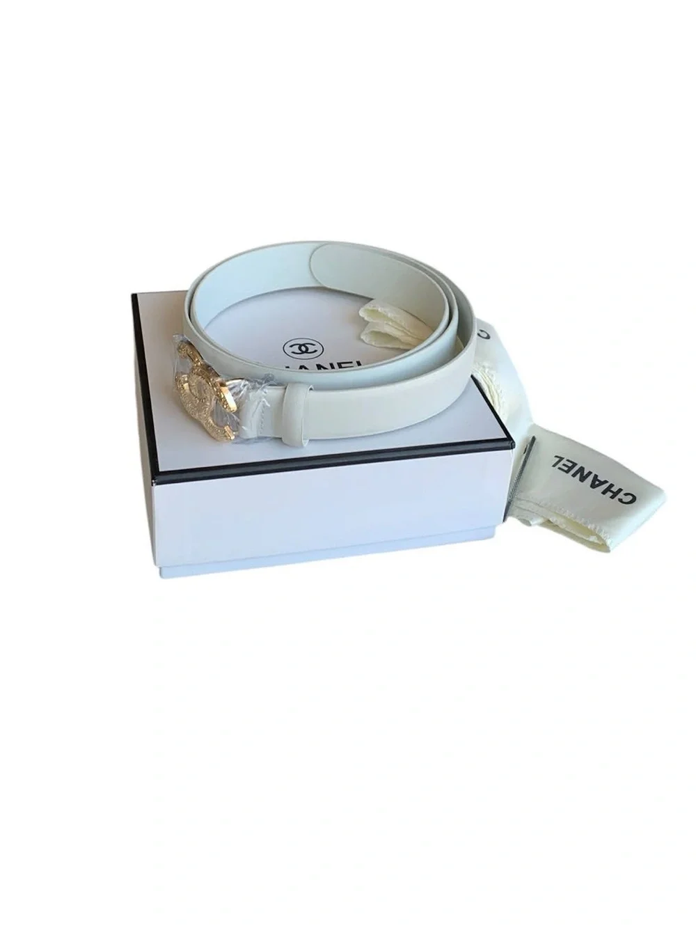 🤍 White Leather Belt with Gold-Tone logo Buckle 🤍